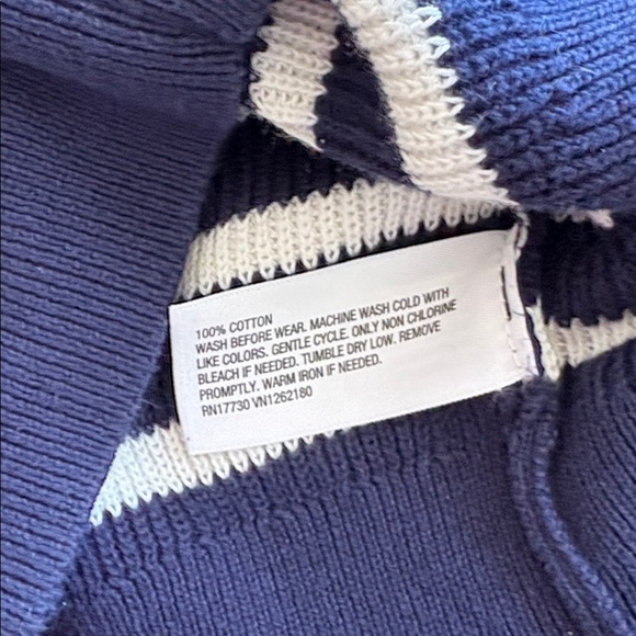 Cat & Jack Boys Navy Knit Sweater size 4t - Picture 4 of 5